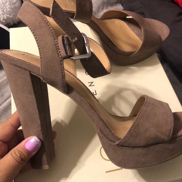 LC Lauren Conrad Stiletto Heals - Picture 3 of 6